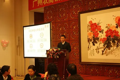 墓地靠山風水講究 後靠穩固方得福蔭綿長